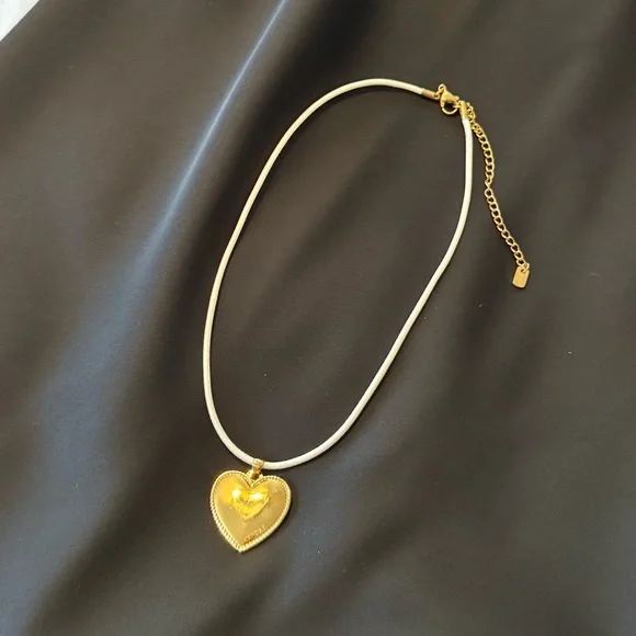 Cendre Co Australian Jewelry Belle Heart Pendant White Necklace - Picture 6 of 11